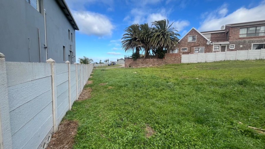 Bedroom Property for Sale in Wavecrest Eastern Cape